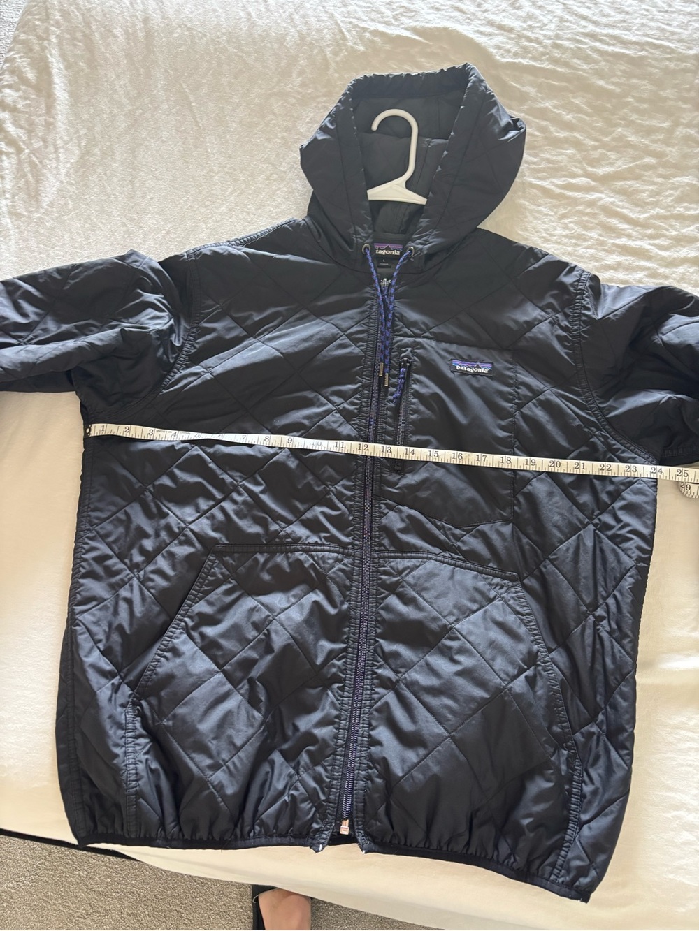 Patagonia Black Quilted Hooded Puffer Jacket-Large - Picture 4 of 6